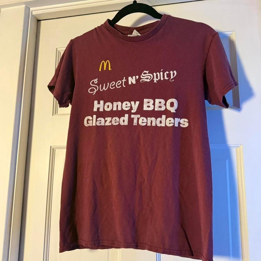 Honey BBQ Tenders Fast Food Promo Style Graphic T-Shirt Burgundy Cotton S Y2K